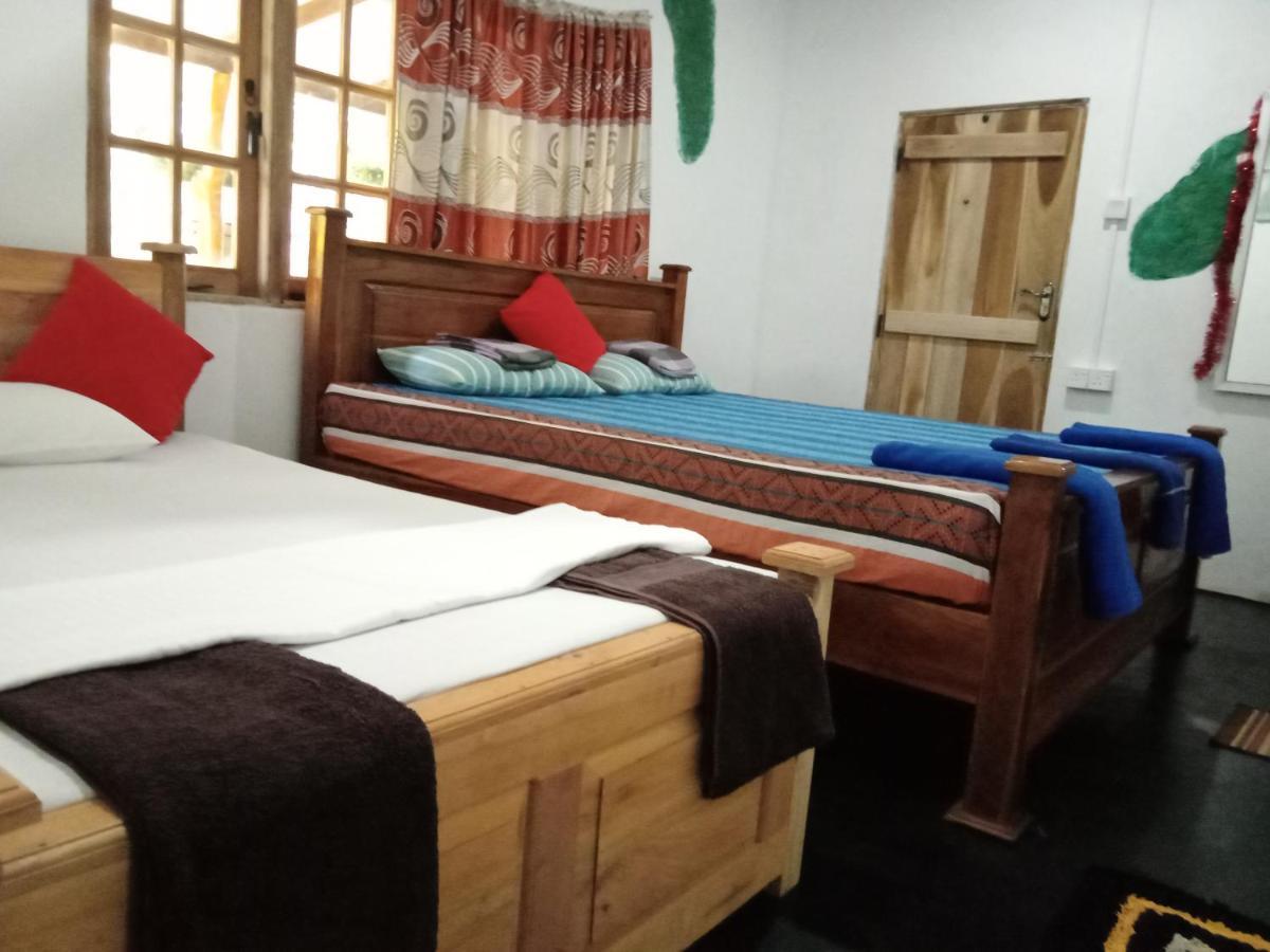 Sigiri Sandilu Homestay Szigirija Kültér fotó